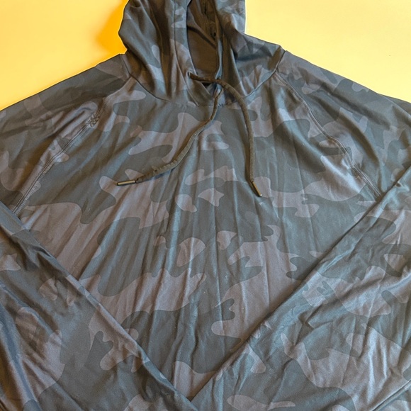 RHONE Men's Camouflage Hoodie - Picture 1 of 13